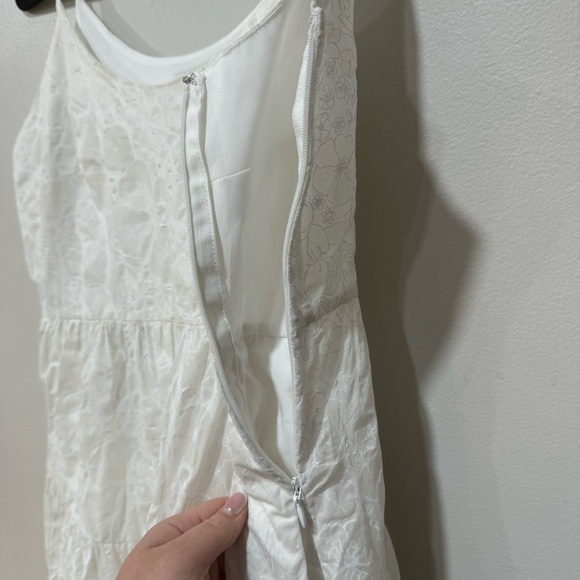 Club Monaco travelling tiers midi dress 4 - Picture 6 of 11